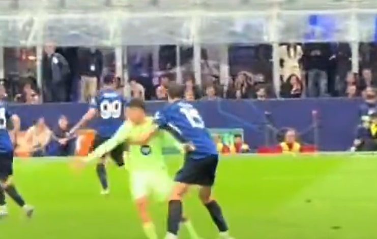 Francesco Acerbi spinge Pedri